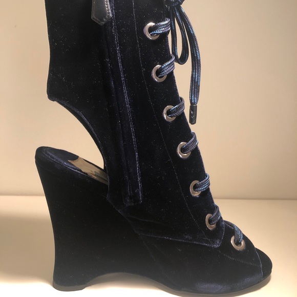 Prada lace up heels - Picture 7 of 15